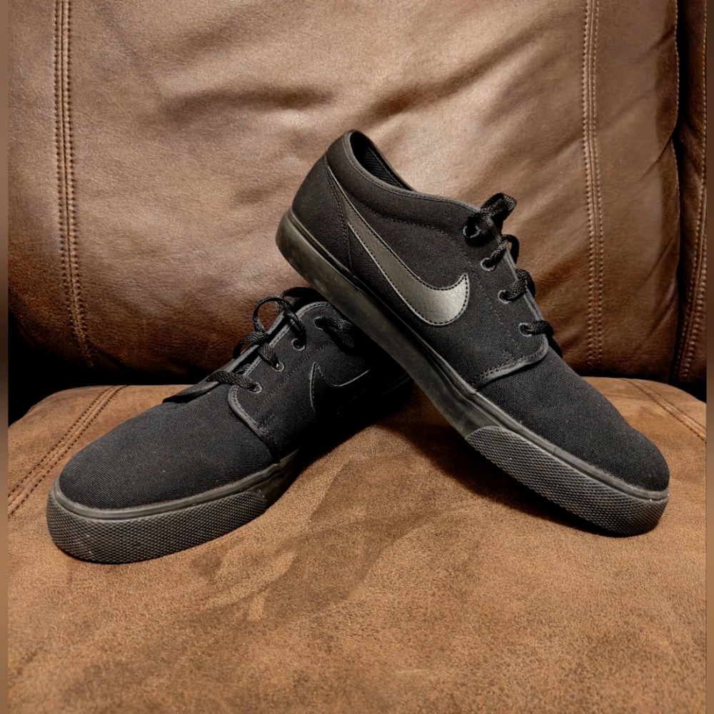 Nike Toki low txt men's walking/casual shoe
